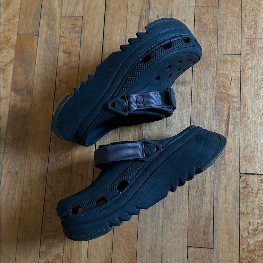 CROCS Classic Black Clog Sandals with Adjustable Strap - Picture 3 of 4